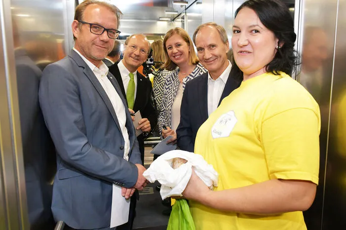 Als Location diente wie in den Vorjahren das Headquarter der Energie Steiermark. 90 Sekunden dauert die Liftfahrt - freilich nur, weil ein Techniker der Liftfirma Kone das so steuern kann.