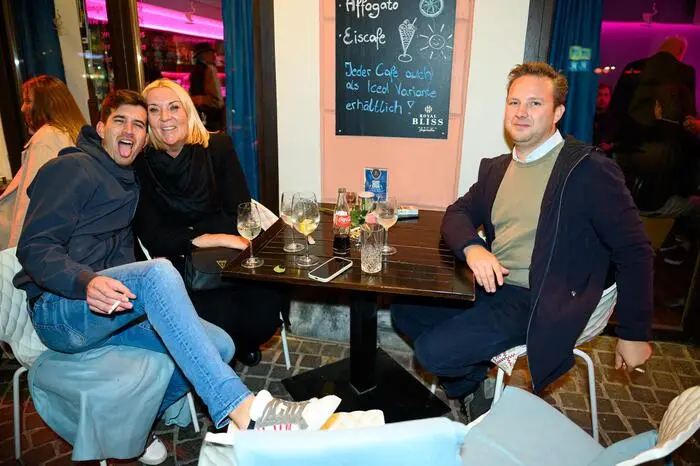 Cafe am Platz - die Closing Party
