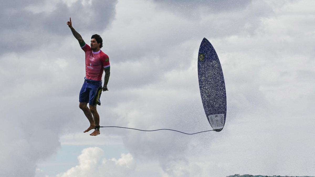 <strong>Gabriel Medina scheint in der Luft zu stehen</strong>