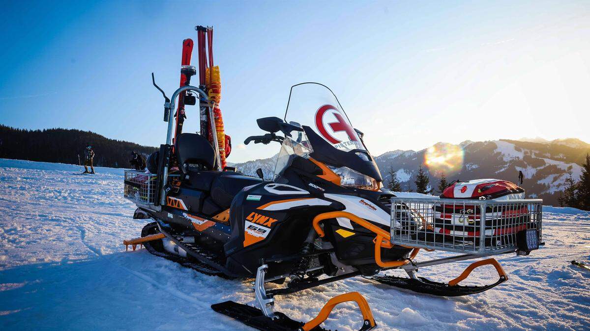 Tödlicher Skiunfall am Kitzsteinhorn | Pistenrettung (Sujetbild)