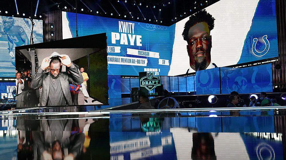 Kwity Paye bei der Auswahl für die NFL 