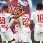 Timo Werner (2. v. l.) bejubelte seinen ersten Saisontreffer für Leipzig.