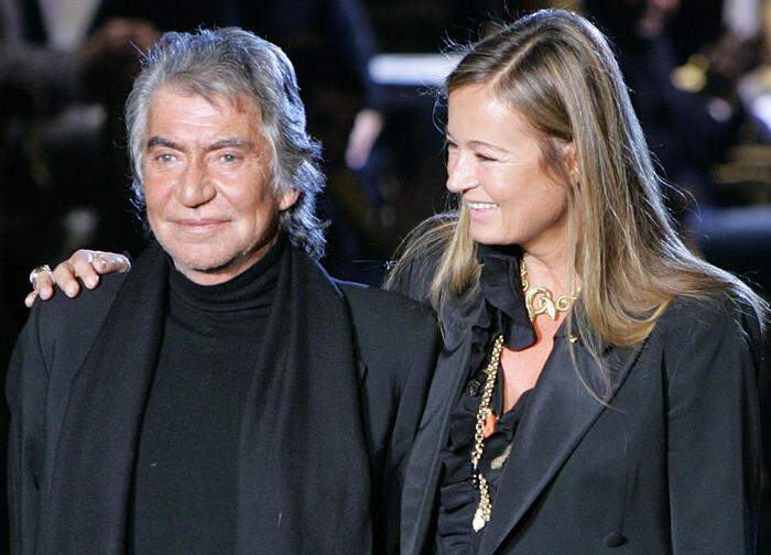Roberto Cavalli und seine damalige Ehefrau Eva Cavalli 2006 bei einer Fashion-Show in Mailand
