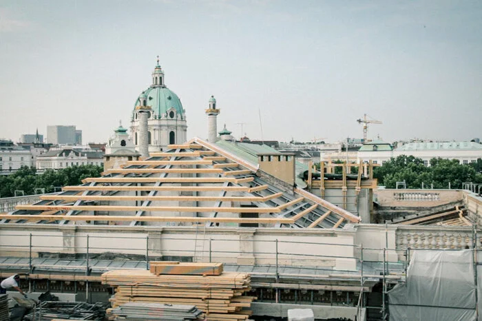 Weil die beteiligten Akteure sich über die Art der Umgestaltung nicht einigen konnten, ist man während der Sanierung mehrmals heftig aneinander geraten.