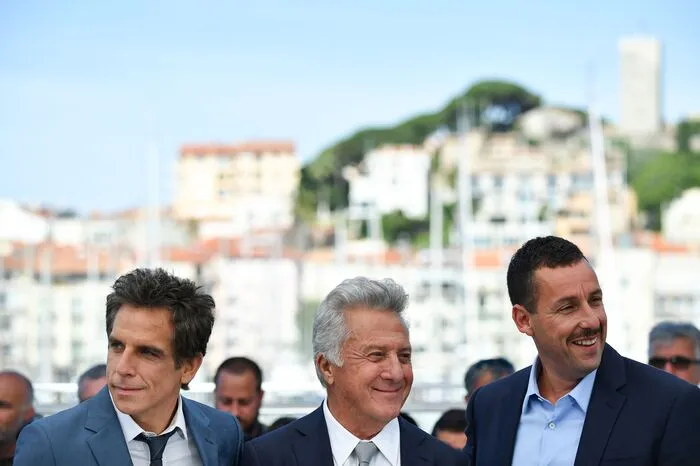 Das Familienporträt im Stile eines Woody-Allen-Films wird schauspielerisch von vielen Stars geadelt: Ben Stiller, Dustin Hoffman oder Adam Sandler.
