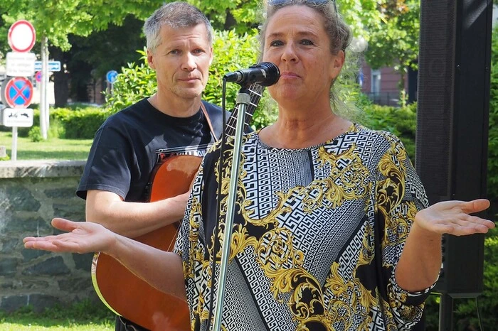 Bitte klicken Sie sich durch die Bilder . . .