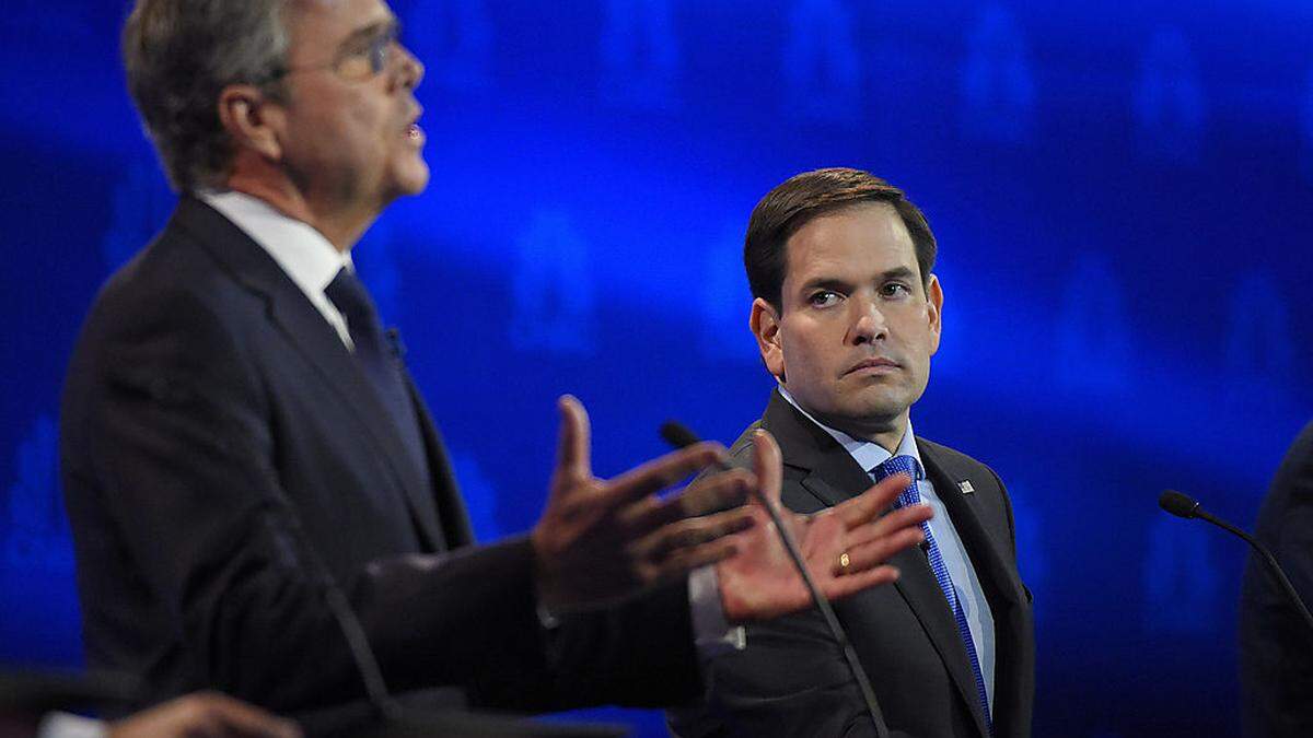 Senator Marco Rubio beäugt Jeb Bush mit Skepsis