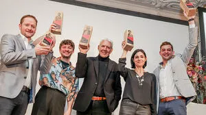 Strahlende Sieger: Seiser, Rian, Riedl, Leitner und Huber (von links)