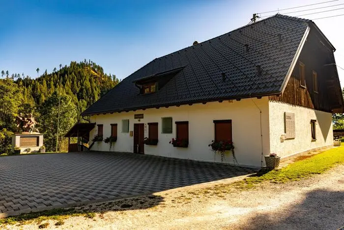 Der Peršmanhof in Bad Eisenkappel/Železna Kapla