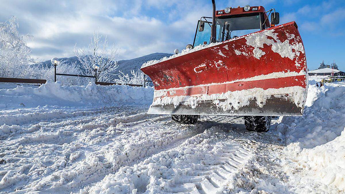 Die Winterdienst-Mitarbeiter in Osttirol müssen sich für ein arbeitsintensives Wochenende rüsten