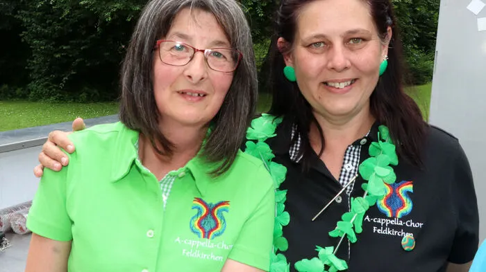 Am Foto von Links: Die Obfrau Edith Hinteregger und die   Chorleiterin Alexandra Warmuth.