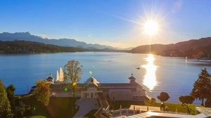 Erste Reihe fußfrei am Wörthersee gelegen ist das Werzers Hotel Resort Pörtschach 