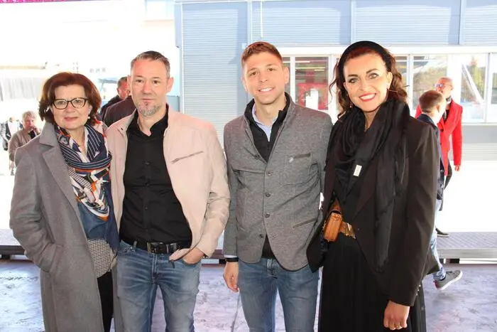 Hansjörg Trutzenberger (Zweiter von links) bei der Eröffnung der Leistungsschau 2026