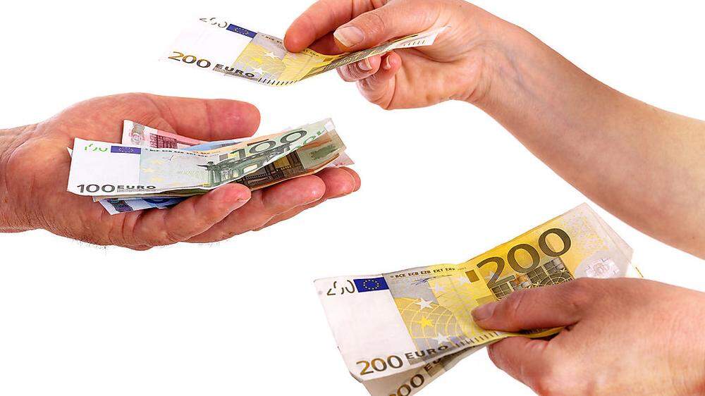 Pensionistin gab Betrügern 900 Euro (Symbolfoto)