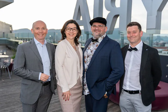 Hannes Zwanzger (Volksbank), Monika Cisar-Leibetseder (Volksbank), Josef Scharl (Weingut Scharl) und Stefan Müller (Weingut Klöch)
