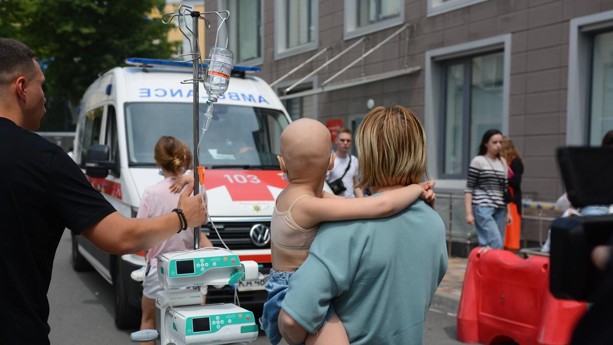 Nach dem Angriff der Russen auf die Kinderklinik mussten die jungen Patienten, die überlebt hatten, verlegt werden