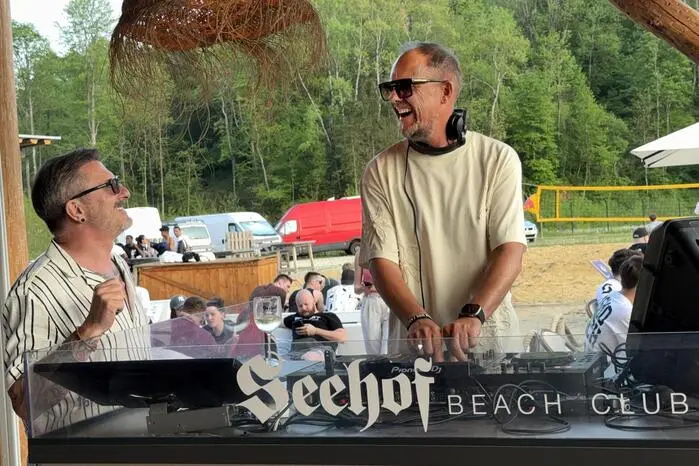 Das fulminante Auftaktevent beim zweitgrößten Surf-Opening Österreichs, markierte eine neue Ära für die oststeirische „Wassersport-Szene“. 