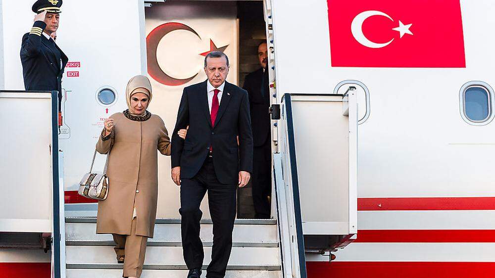 Erdogan mit seiner Frau Emine bei der Ankunft in Brüssel