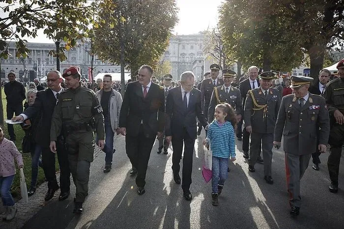 Österreich feiert am 26. Oktober die immerwährende Neutralität - viele sind mit Kind und Kegel unterwegs, um die Leistungsschau des österreichischen Bundesheeres zu sehen und den Tag der offenen Tür in vielen Institutionen zu nützen