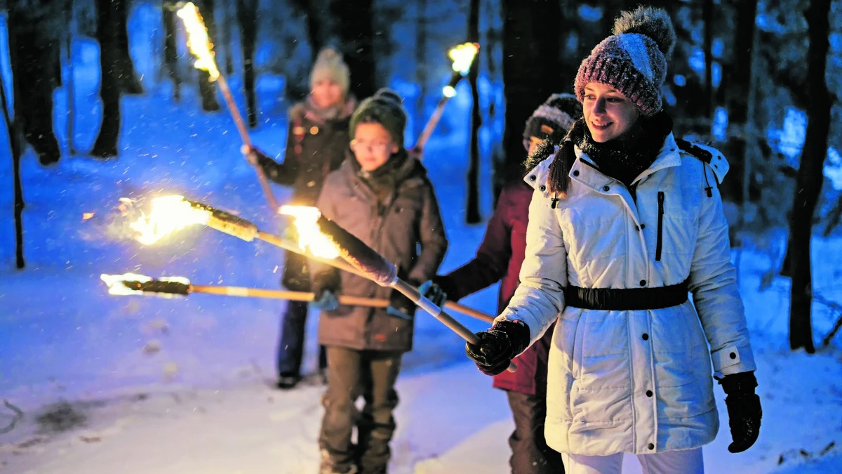 Winterliche Wanderung mit Fackeln (Foto Sujet)