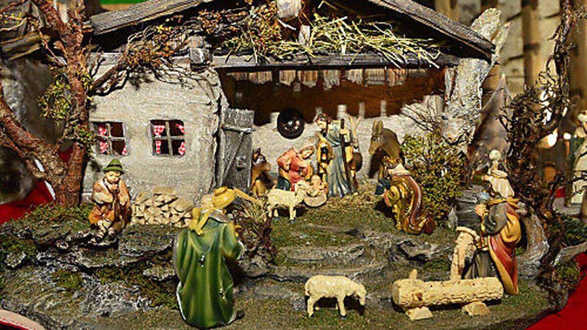 Christi Geburt feiern viele Menschen in der Kirche. Zahlreiche Krippenfeiern und Christmetten laden auch in der Region dazu ein