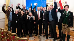 Der Jubel der Abordnung aus dem Salzkammergut war nach der Entscheidung natürlich riesig