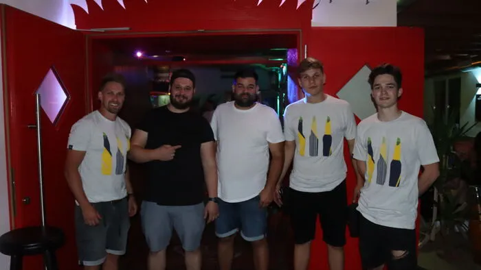 Patrick Pongratz, Franky Wastl, Michael Jagoutz, Niko Kerbitz und Tobias Komböck bringen zusammen zahlreiche Gastroerfahrung mit für das Projekt Rumpelstilzchen 2022.