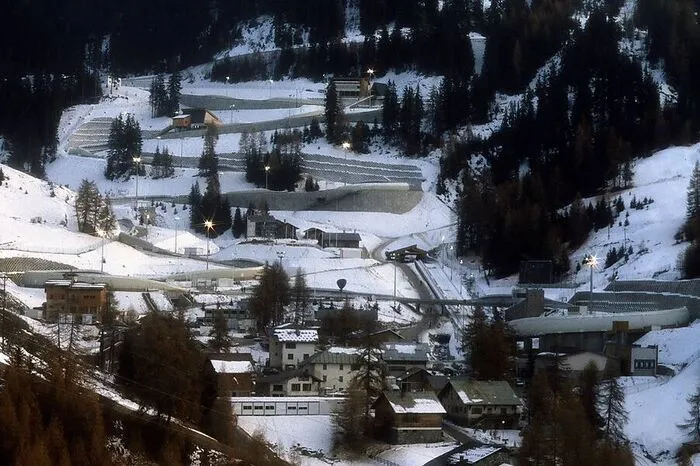 Die vier Goldmedaillen im Bob sind einem Sieg zu verdanken. Hier, in Albertville, holte der Viererbob bestehend aus Ingo Appelt, Gerhard Haidacher, Thomas Scholl und Harald Winkler 1992 Gold.