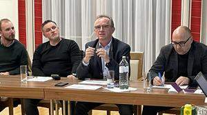 Tom Spitzer, Andreas Töglhofer, Kassier Robert Reitbauer und 1. Vizebürgermeister Karl Schneeflock – alle ÖVP