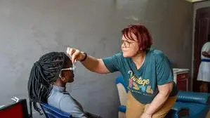 In Nigeria hat Romana Loidl erste Erfahrungen gesammelt, Ende Jänner startet die Optikerin ihr Projekt in Gambia