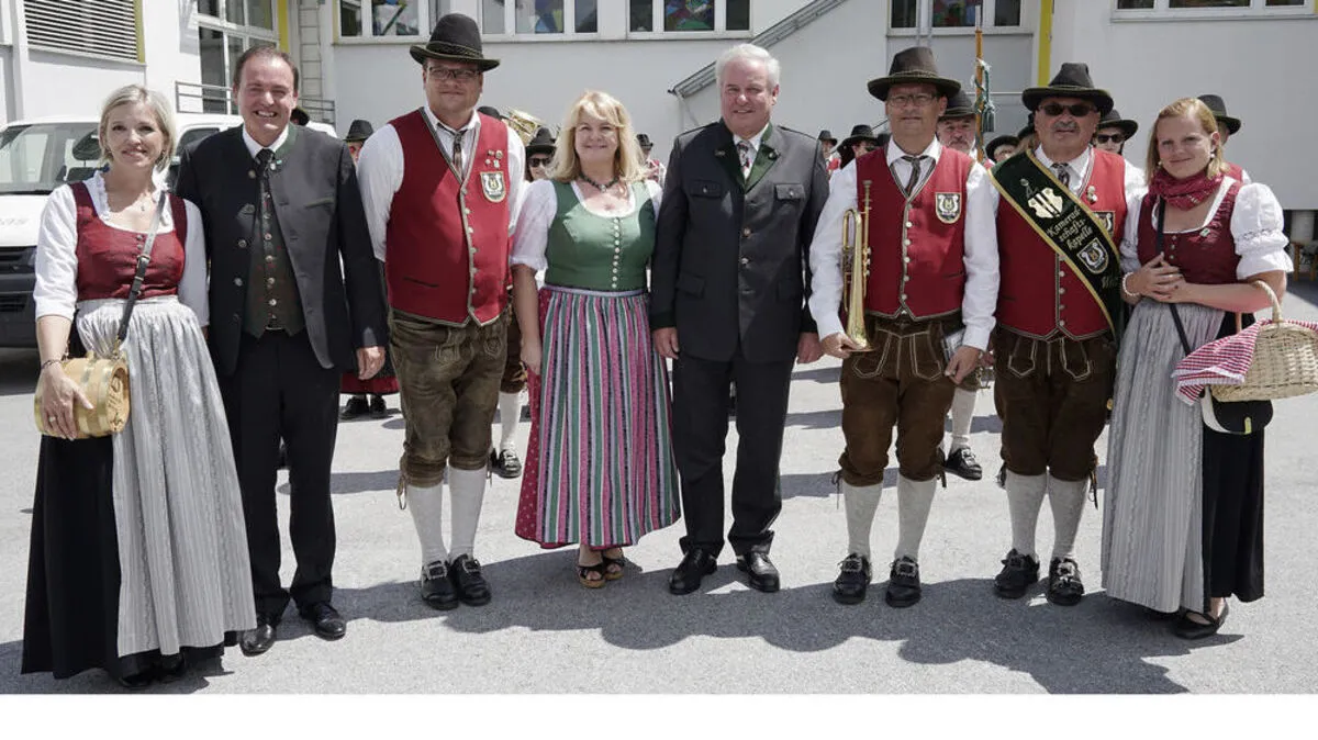 Bernhard Ederer (2. von links) feierte mit Ehrengästen seinen Geburtstag