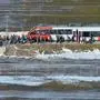 BAD MITTERNDORF,AUSTRIA,10.JAN.15 - NORDIC SKIING, SKI JUMPING, SKI FLYING - FIS World Cup Kulm, ski flying hill, men. Image shows a train and fans. Photo: GEPA pictures/ Florian Ertl,skifliegen, skiflug weltcup, bahn, zug, infrastruktur, verkehrsanbindung