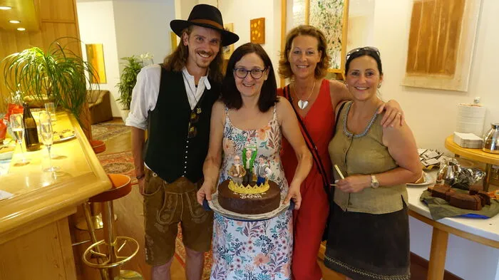 Eine Torte zum Erfolg der Liste Schladming Neu