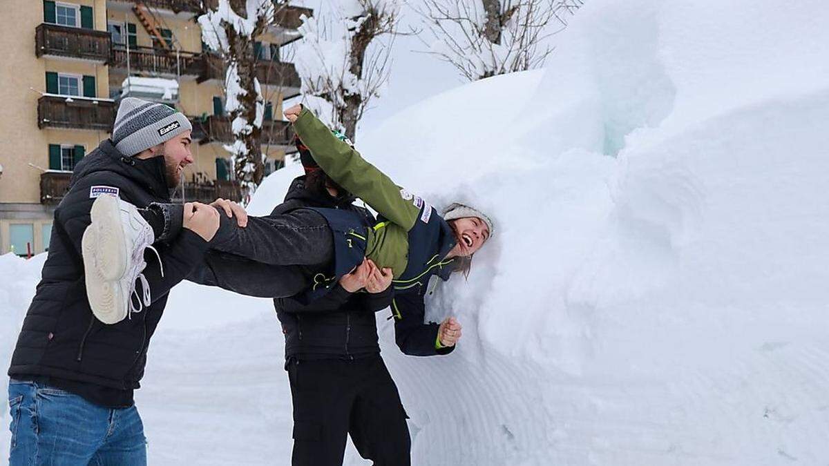 Spaß im Schnee bei den Raceboardern