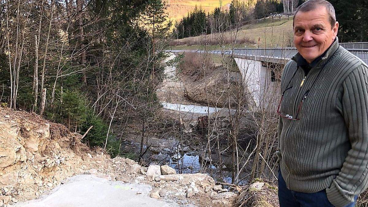 Projektleiter Hans Schaffler an einer Stelle, wo noch eine Brücke fehlt