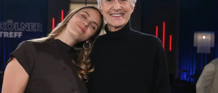 Schauspieler Mathieu Carriere und seine Tochter Elena, der Schauspieler erkrankte kürzlich an Krebs