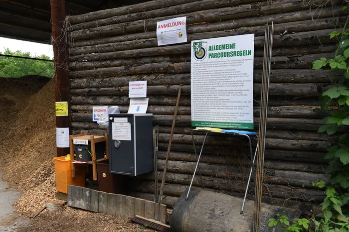 Alle Spieler müssen sich bei der Anmeldung registrieren und den Kontrollabschnitt auf die Runde mitnehmen.