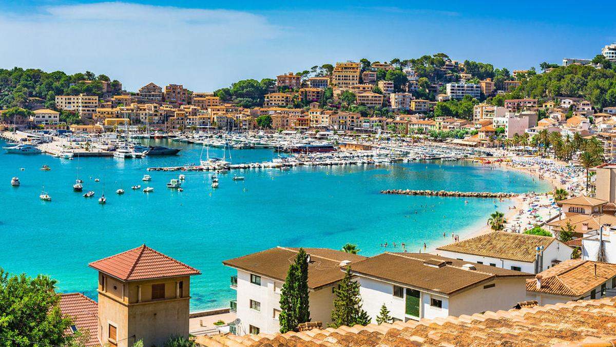 Viele Murtaler und Murauer sehnen sich nach dem Süden - im Bild: Port de Sóller auf Mallorca