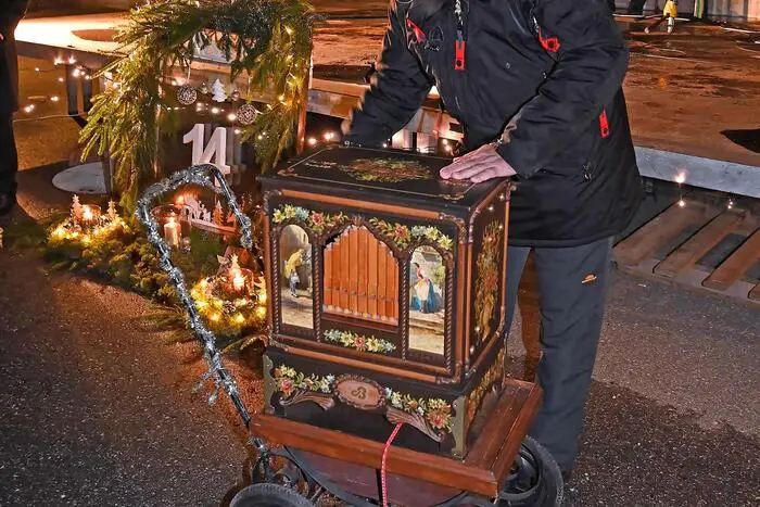 LOKAL ,2024- 12-14, St Egydner Advent am Dorfplatz 
im Bild:  St Egydner Advent am Dorfplatz 
Credit Photo by:Hermann Sobe 
