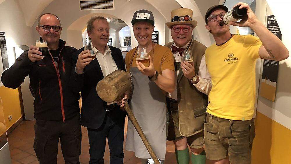 Bier im Visier: Malle, Karpf, Philipp Schuster, Seidl, Feistritzer (von links)