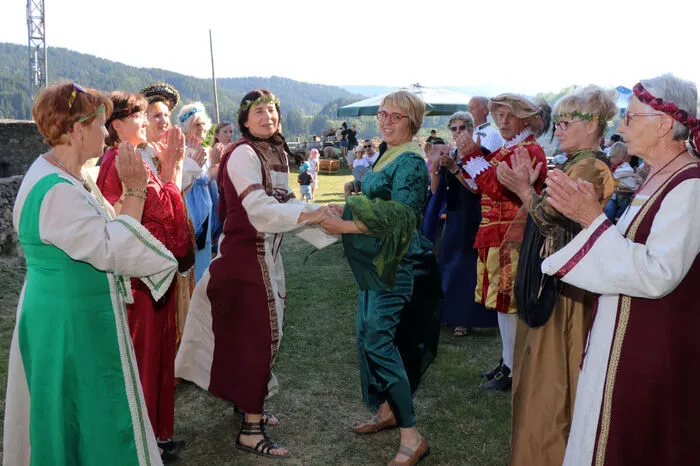 Abgesagt! Das Gaudium auf Burg Glanegg, es findet traditionell in der letzten Schulwoche vor den Sommerferien statt, kann heuer nicht stattfinden.
