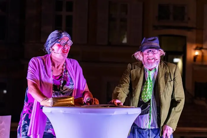 ... die Kärntner Publikumslieblinge Willi Wurzer und Andreas Fischer, alias „Der Tschentsche und seine Henriette“, für herzhafte Lacher