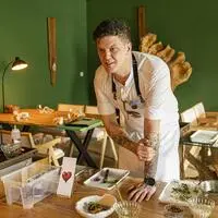 Haubenkoch Ralph Kollnitzer kredenzt im Roots zum Anlass Gourmetgerichte „im klassischen Wirtshaus-Style“