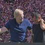 Violetter Hintergrund bei den FC Bayern-Granden Oliver Kahn und Hasan Salihamdzic