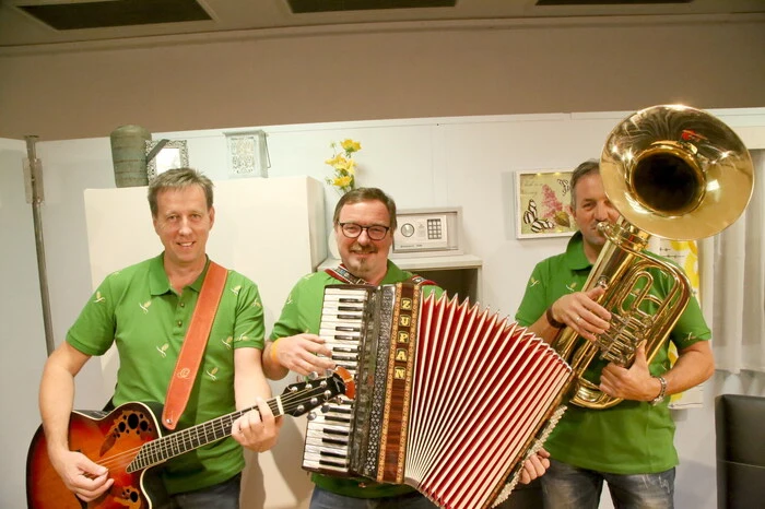Für die Musik sorgten „Die 3 Gole“.