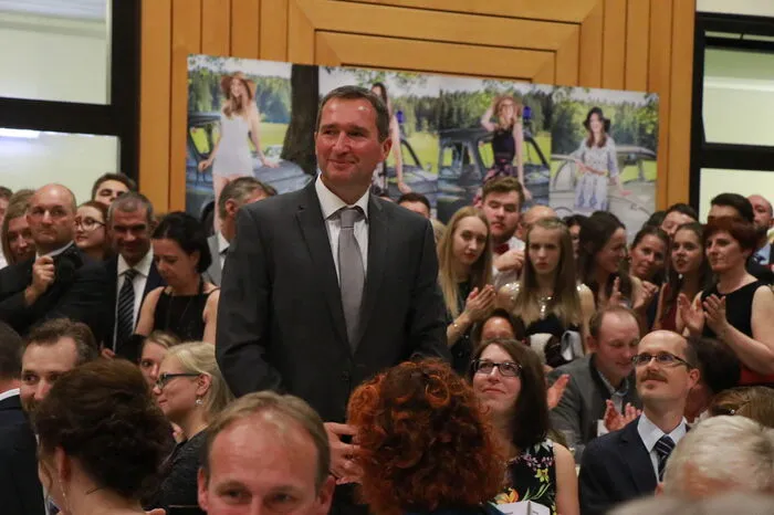 Klicken Sie sich durch die Ballnacht!