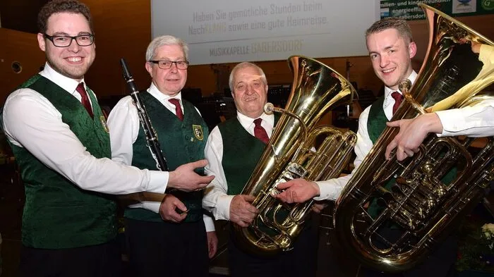 Einen bunten Melodienstrauß bot die aus 18 Damen und 38 Herren bestehende Musikkapelle Gabersdorf ihren Gästen im vollbesetzten Sportkultursaal bei ihrem heurigen Wunschkonzert.
