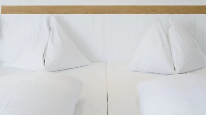 Der Angeklagte wohnte nachdem er seine Wohnung verloren hatte, nur mehr in Hotels