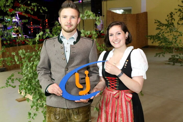 LJ-Obmann Lukas Rainer und Leiterin Kathrin Burgstaller (Foto) konnten dazu in der Festhalle Joas in Thalsdorf unter anderen Bürgermeister Wolfgang Grilz sowie „Mr. Chicken himself“ Karl Heinz Reichhold willkommen heißen. 