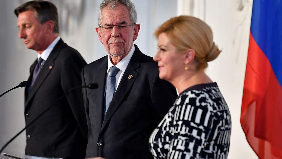 Van der Bellen inmitten von Pahor und Grabar-Kitarovic